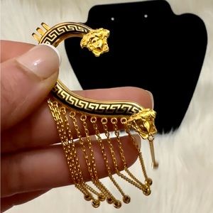 Real Gold 21K beautiful earrings for one ear only no exchange or no return ♥️🌹